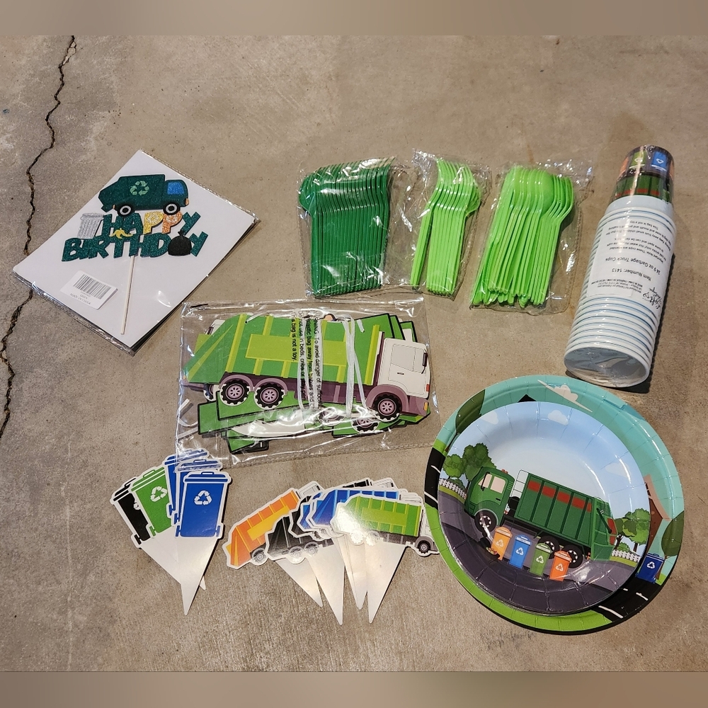 Garbage Truck Party Supplies Set